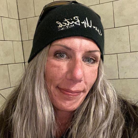 Meet your Posher, Melissa - Picture 1 of 1